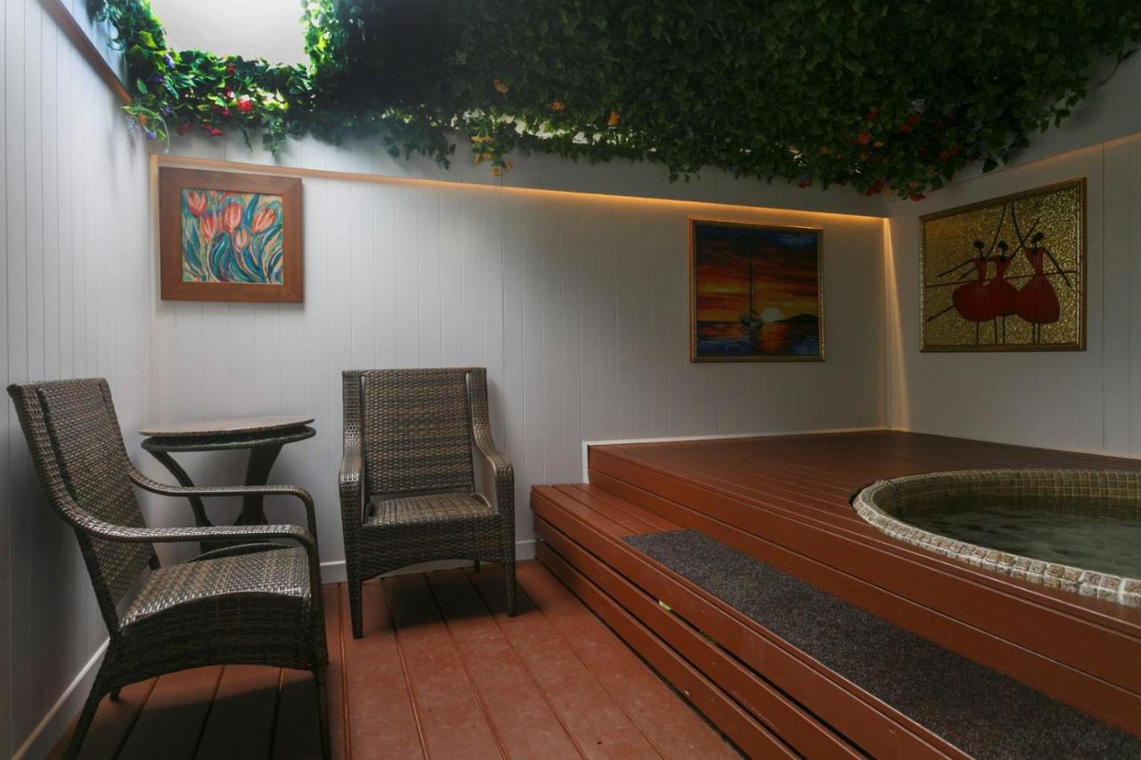 Vu Thermal Lodge - Adults Only Motel Taupo Exterior photo