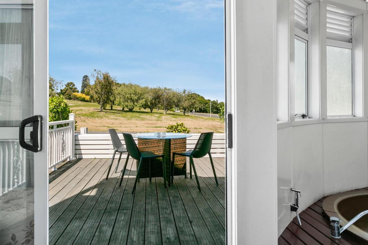 Vu Thermal Lodge - Adults Only Motel Taupo Exterior photo